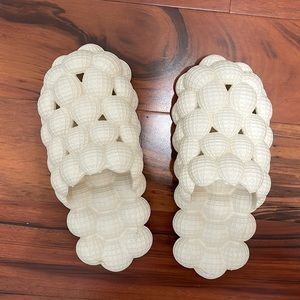 White/Cream Bubble Slippers